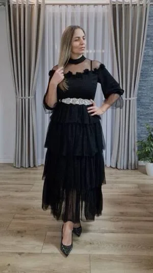 Rochie cu volanase din tulle