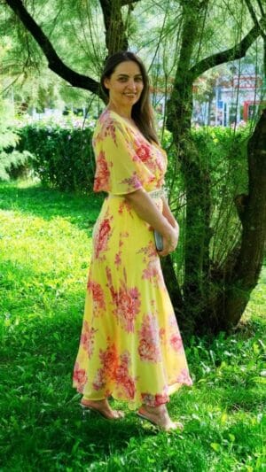 Rochie Elegantă Florala |  Rochie în V lungă | 200 lei
Rochia vine fără curea.