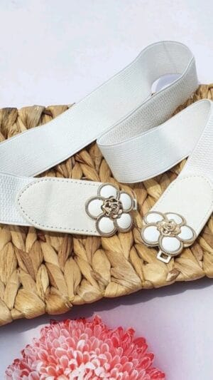 Curea elastică cu catarama în forma de floare | 99  lei