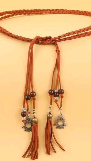 Curea cu ciucuri | 110 lei