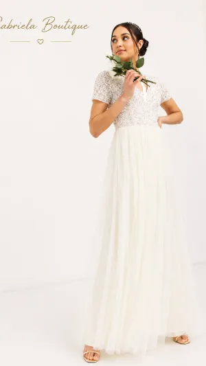 Rochie ASOS lungă albă cu paiete și tul – Elegantă de ocazie.
